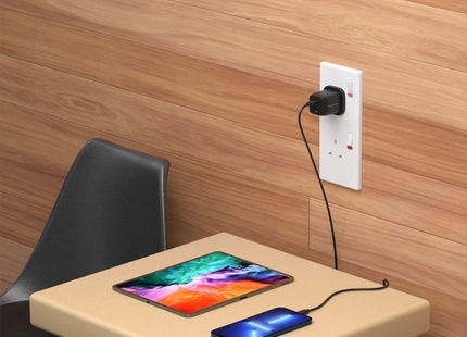 Powerology Ultra-Quick 32W GaN Charger 20W PD & Includes 1.2m/4Ft USB-C to Lightning Cable